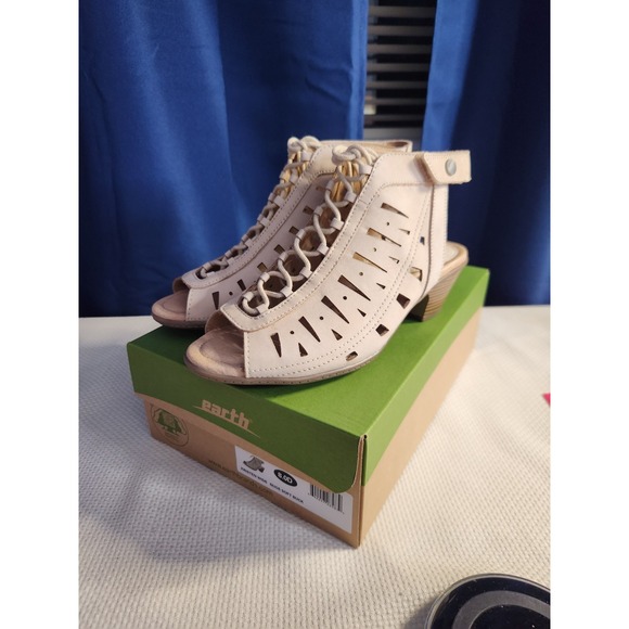 Earth Nubuck Leather Lace-Up Ankle Sandals Kristen 8 D Gladiator Nude Soft NIB - Picture 1 of 10